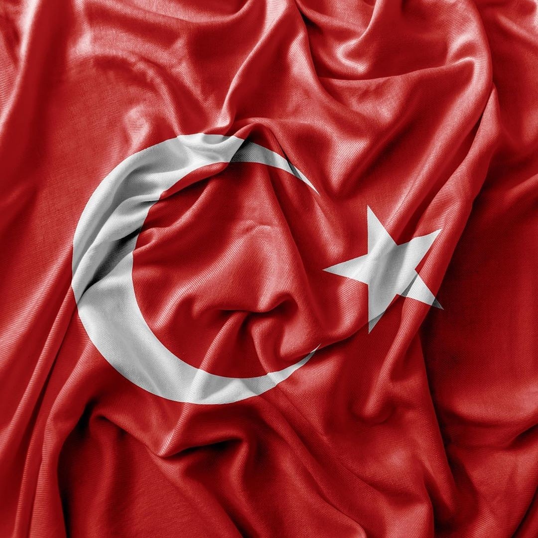 Bitlis'in Tatvan ilçesinde yaşanan helikopter kazası sonucu 9 askerimizin şehit olduğunu, 4 askerimizin ise yaralandığını büyük bir üzüntüyle öğrenmiş bulunmaktayız.

Yaralı askerimize acil şifalar, Şehitlerimize Allah’tan rahmet diliyoruz. Milletimizin başı sağolsun.