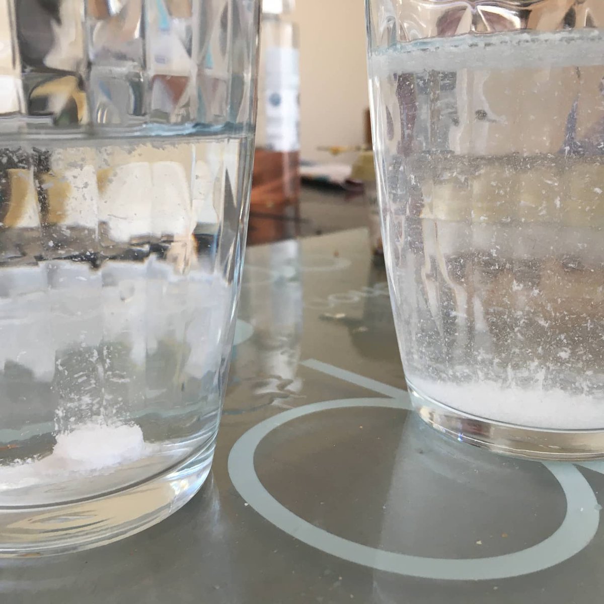 ScienceHCCS1's tweet image. Well done Elizabeth in Year 8 for investigating how to increase the rate of reaction by increasing the surface area of an alker seltzer tablet!
To learn more about rates of reaction, try this link bbc.co.uk/bitesize/clips…
#hccslearning #hccs #hccsscience #Science #ks3science