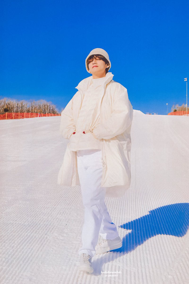 kookvloversclub's tweet photo. 💙𝟮𝟬𝟮𝟭 𝗪𝗶𝗻𝘁𝗲𝗿 𝗣𝗮𝗰𝗸𝗮𝗴𝗲☃️❄️ - (𝟮)🐯
https://t.co/2hQdnV4c8o
https://t.co/LIWUnOwUg4

cr. @9510137S 
#태형 #뷔 #TAEHYUNG #V #BTS @BTS_twt https://t.co/BOYks7iTDL