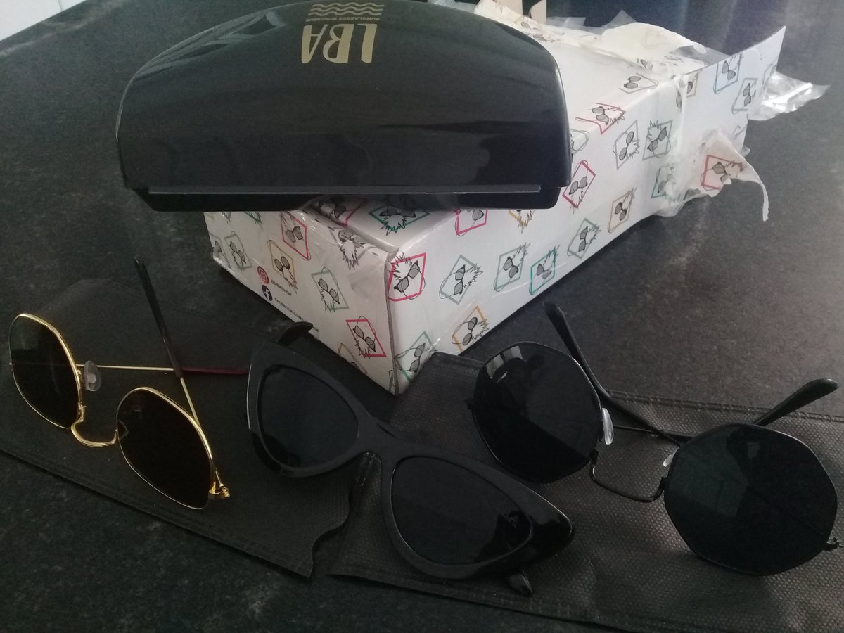 mituitt_'s tweet image. Finalmente meus óculos chegaram 
Levemente influenciada a comprar  #porela @iamjakelyne ❤