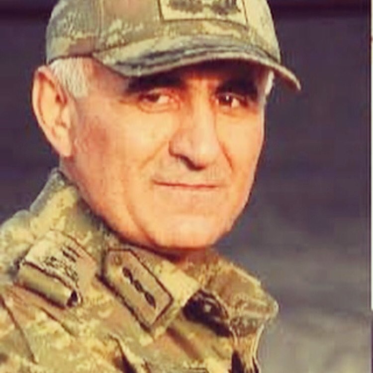 Bitlis-Tatvan’da askeri helikopterin düşmesi sonucu Şehit düşen sevdiğimiz çok değerli Elazığ 8. Kolordu Komutanımız Korgeneral Osman Erbaş ‘a ve diğer askerlerimize Allah tan rahmet ve ailelerine sabırlar diliyoruz , yaralılarımıza acil şifalar diliyoruz.#osmanerbas 🇹🇷😥😥