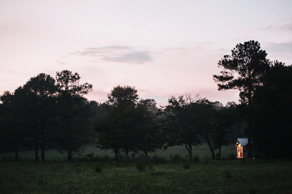 windriverbuilt's tweet photo. Tomorrow is “National Day of Unplugging.” Let’s all take a break tomorrow and embrace the coming Spring season with a day outside or with your loved ones. #windrivertinyhomes #nationaldayofunplugging #lesshousemorehome #tinyhome #tinyhouse #tinyhomebuilders #sustainable https://t.co/JaHuslDyMm