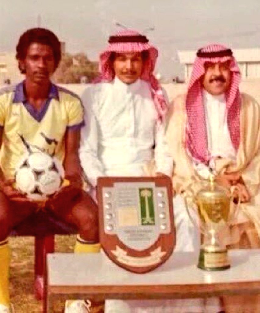 محمد العمرو On Twitter حفل النصر الفني بمناسبة تحقيق النادي بطولتي الدوري والكاس عام 1981 اشرف على اخراجه تلفزيونيا المخرج الاستاذ بشير مارديني و تولى هندسة الصوت المخرج الاذاعي الاستاذ مهدي يانس الصوره
