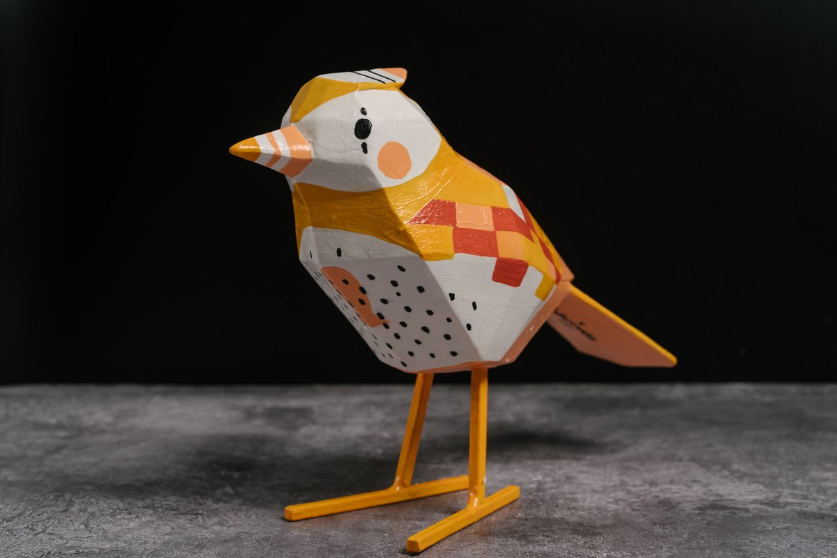 This birdy is up for auction! Can you help find it a safe nest? 🐣 We partnered with <a href="/ArtWavesFest/">ArtWaves Festival</a> to help fundraise for <a href="/thecriticalfish/">The Critical Fish</a>! Support your community through the arts. 💖🎨 Auction ends 10th March 2021: app.galabid.com/artwavesfest/i… #ArtWaves #Bridlington #Yorkshire