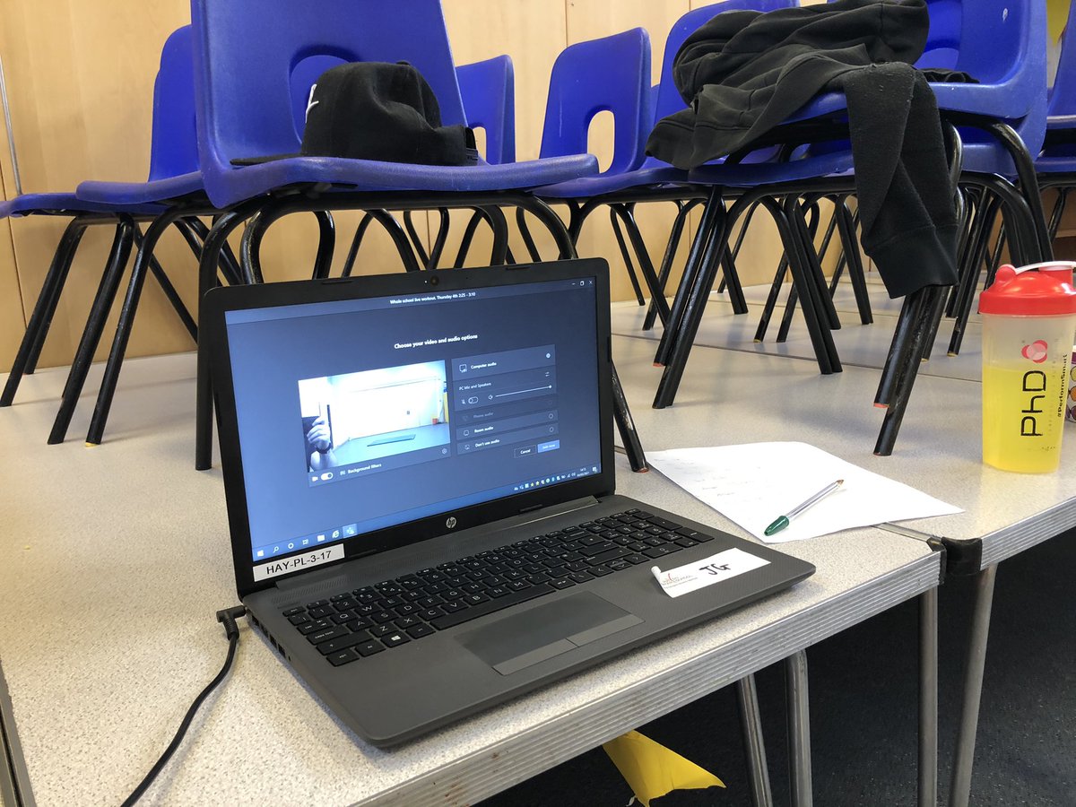 MrMWardPE's tweet photo. The end of my time remote teaching 🤞🏼 great way to finish with over 250 kids and there families joining in on a live workout! Love the enthusiasm ♥️ @haydnprimarypta @NST_forschools https://t.co/VEMwUesUFi
