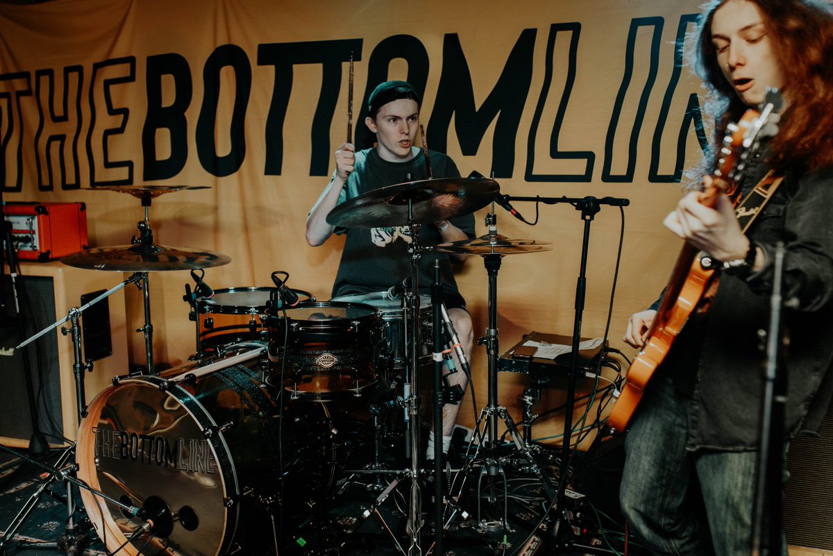 sunsetsundayuk's tweet image. Are you as hyped for Saturday’s full-band livestream as Oscar and Owen are? fb.me/e/1a5KvFp26

PS, cheers to Owen for standing in for Ross for this!
📸 A.M Photography

.
.
.
#ukpp #poppunk #punkrock #alternativerock #emo #posthardcore #skatepunk