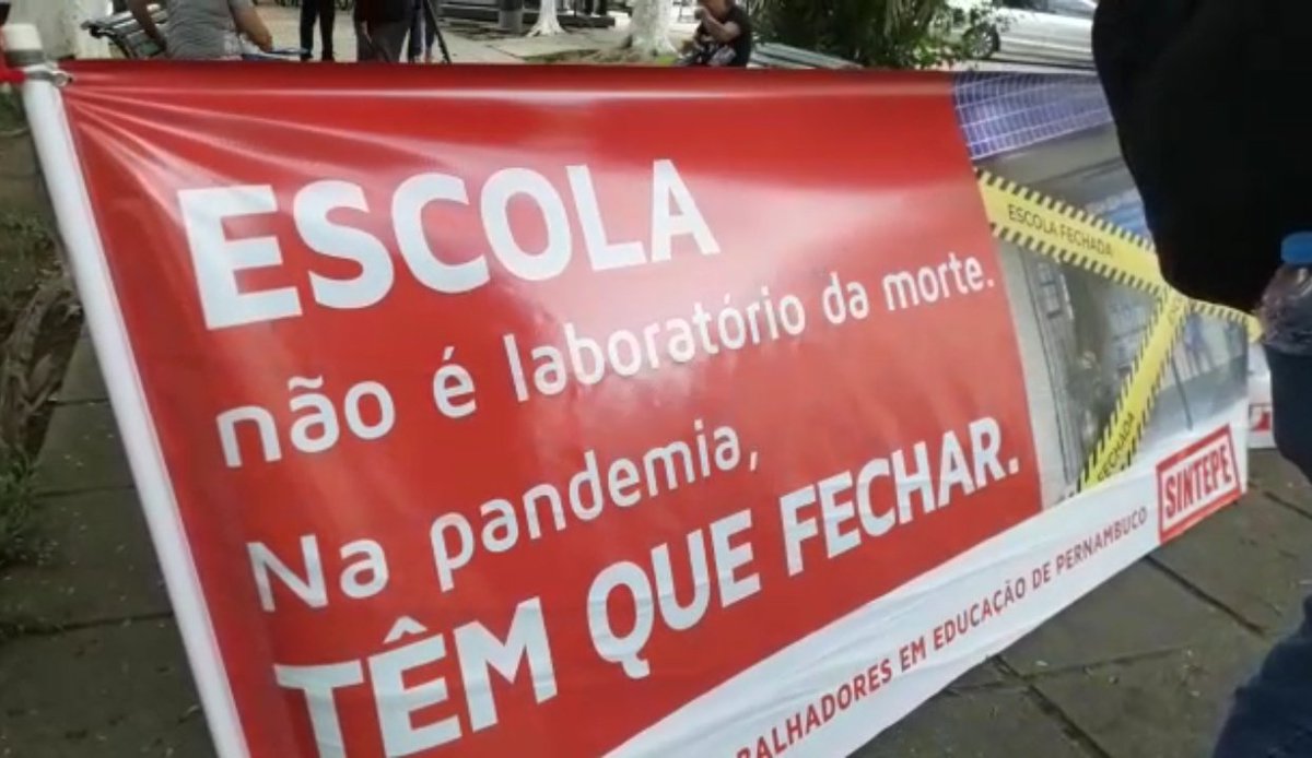 D4N1EL77's tweet image. Aulas presenciais só com vacina! #LockdownSim