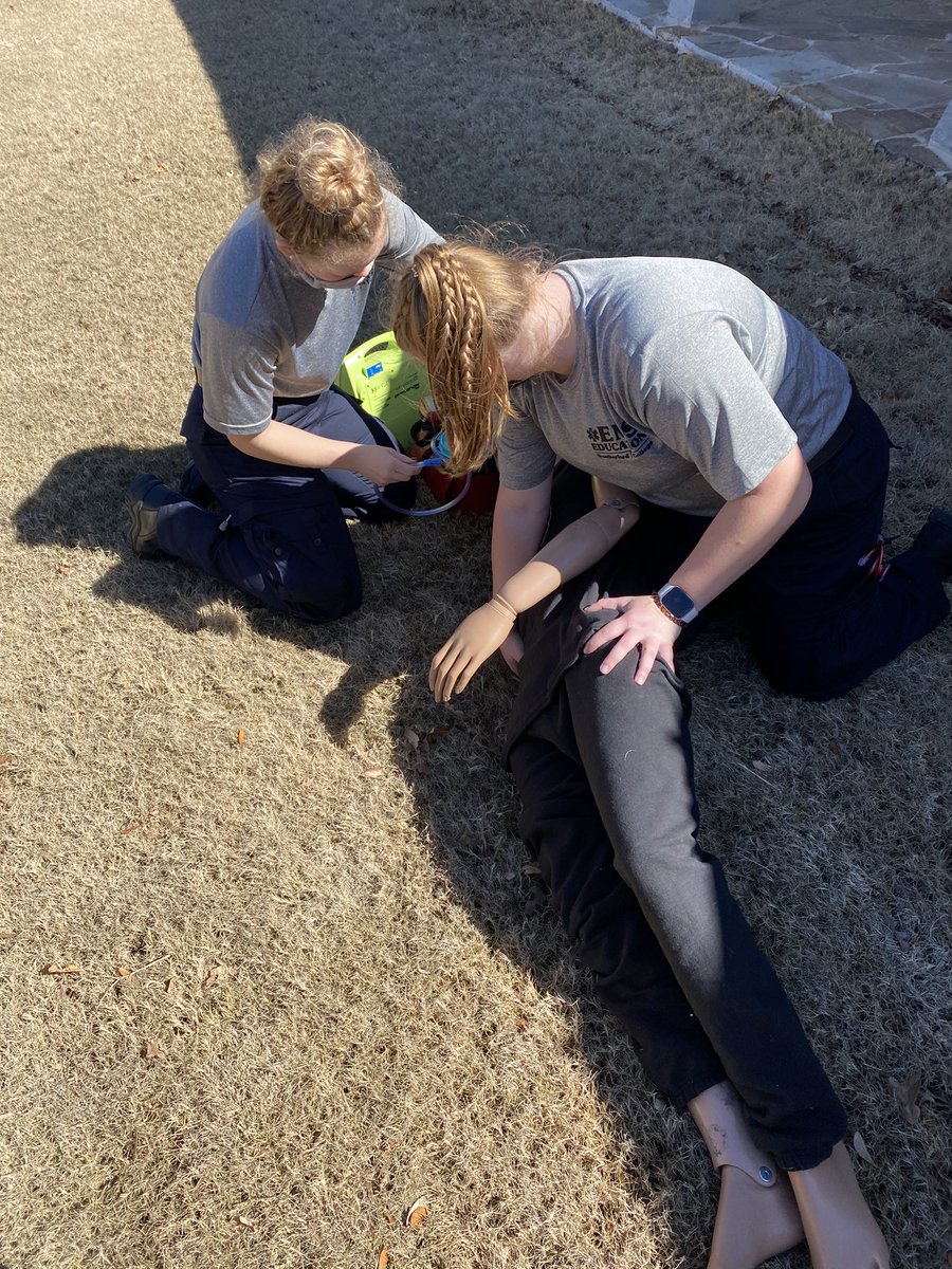 GHSMrsPieren's tweet photo. Emt students training hard on scenarios yesterday. Let’s see what today brings... we are grateful to our JROTC for allowing us to train with them again this year!! https://t.co/7kIXjxViHs