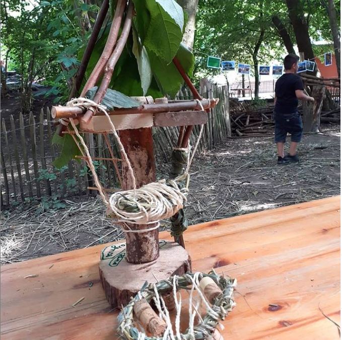 Tijdens #Zomercampus010 hebben de deelnemers van locatie <a href="/speeldernis/">Speeldernis</a> prachtige mini boomhutten gebouwd. Hier heeft de natuurspeeltuin veel inspiratie uit kunnen halen, want binnenkort wordt er een mega-boomhut gerealiseerd! 🌿🌳

#Campus010 #Rotterdam #Speeldernis #buitenspelen