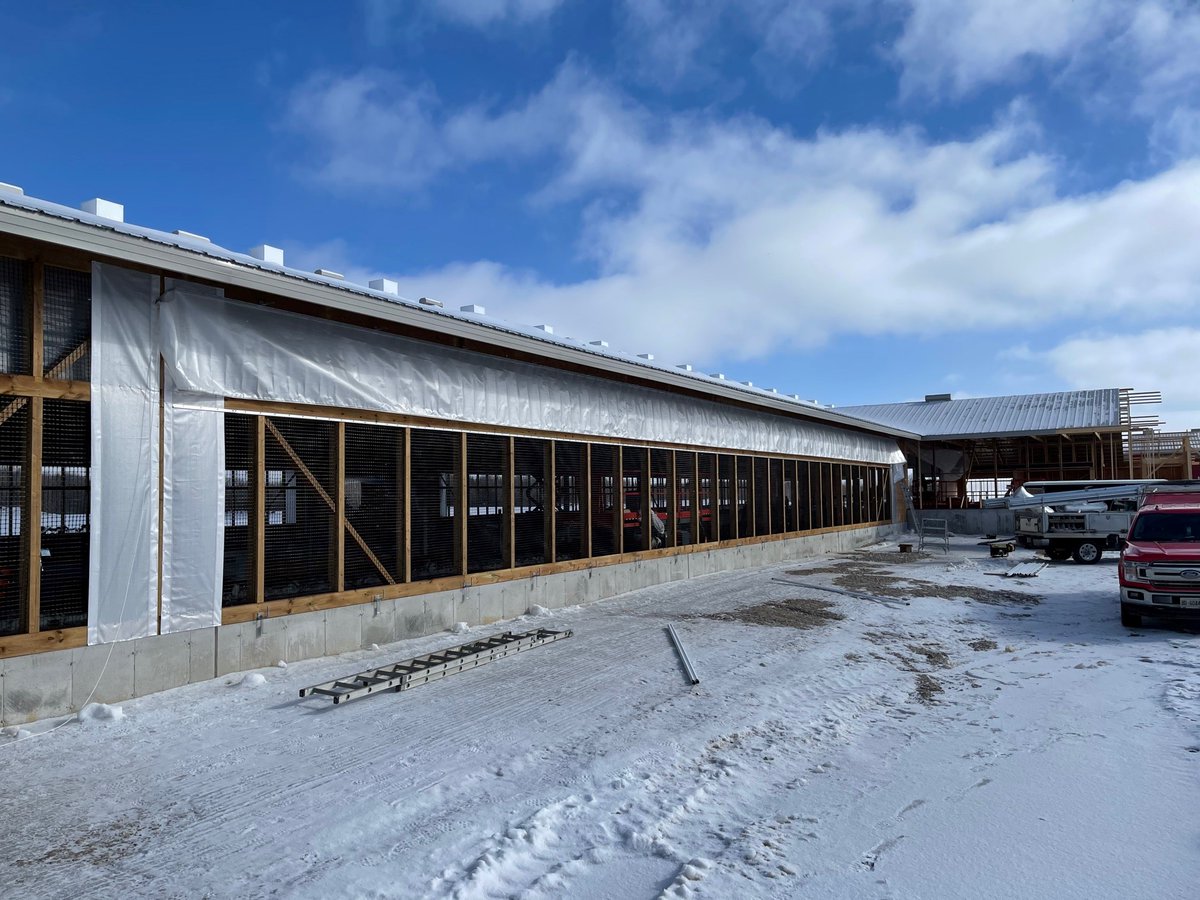 .@henriaholsteins project is progressing nicely with <a href="/jel_ltd/">John Ernewein Ltd.</a> #OntAg #CdnAg #DairyBarnExpansion #dairyfarmers #dairy