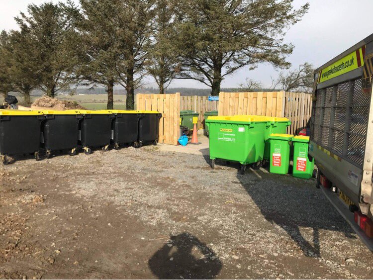 GaskellsWasteNW's tweet image. Delivery of new bins at Rhos Y Foel Cyf Caravan &amp;amp; Camping #Pwllhelli #NorthWales 🏴󠁧󠁢󠁷󠁬󠁳󠁿

#Proud to be working together &amp;amp; with the news tourism in Wales could be open by April, we’re hoping for a bumper summer 🙏

(Thanks to driver Andy for the pic... loving the shadow photobomb 📸)