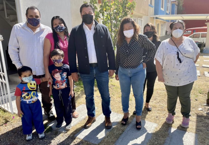 #caminandoando | Platicamos con Angy y vecinos de la colonia Jardines de Santa Rosa, los vecinos sufren hostigamiento y hasta para que pasen los del agua, cable y gas les piden cuota. Han solicitado apoyo al <a href="/PueblaAyto/">Puebla Gobierno de la Ciudad</a> y no han tenido respuesta. No se vale!!!  #Puebla