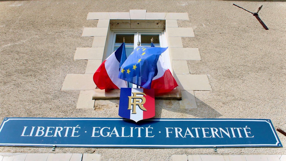 GLarrive's tweet photo. #DirectTerrain Je poursuis ma tournée des 111 petites villes et villages de la circonscription. Ce matin à #Quenne, aux côtés du nouveau maire, Francis Heurley, un homme solide qui a servi la France au sein de nos armées et poursuit son engagement 🇫🇷. https://t.co/sGUgG6ZJqc