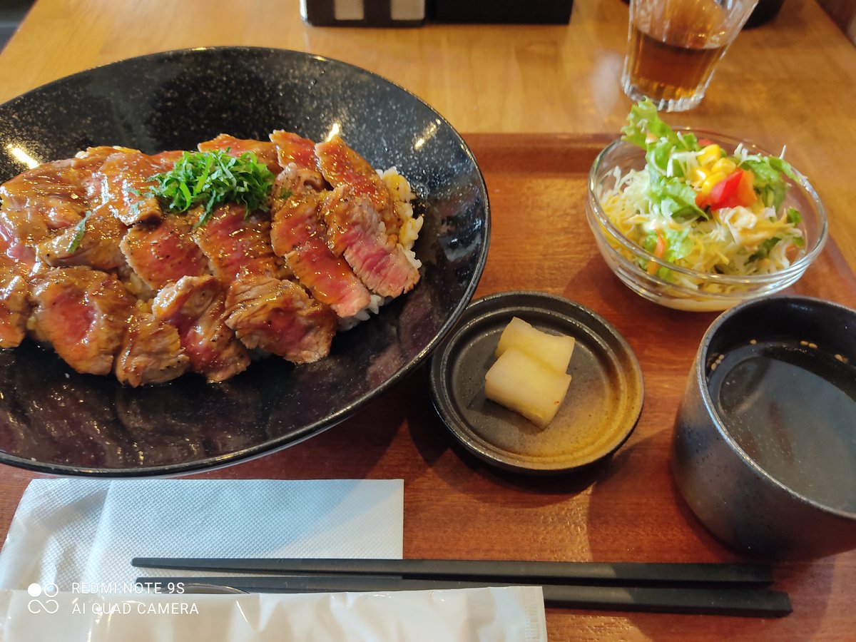 グルメ巡りあーさん 京都西大路五条 Tkhouse ランチのステーキお安いなぁ 画像はステーキ丼1000円くらい グルメ巡りあーさん 京都西大路五条 Tkhouse ランチのステーキお安いなぁ 画像はステーキ丼1000円くらい