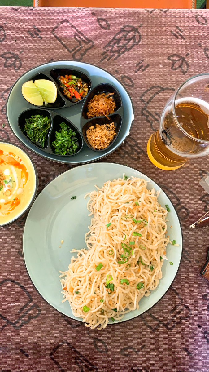 Few things haven’t changed in the past 6 years, the quality of cider and Burmese Khow suey at <a href="/effingut/">Effingut</a> 

Also being recognized as the effingut mascot 😌