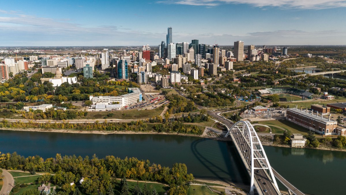 ExploreEdmCo's tweet photo. #ExploreEdmonton is thrilled to be working with @FlyEIA, Oilers Entertainment Group, Edmonton Destination Marketing Hotels (EDMH), &amp; the already accredited @yegconvention &amp; @yegexpocentre on this #GBACSTAR accreditation initiative. For more, visit: https://t.co/nFw2otfQAA (3/3) https://t.co/prah4M9YEl