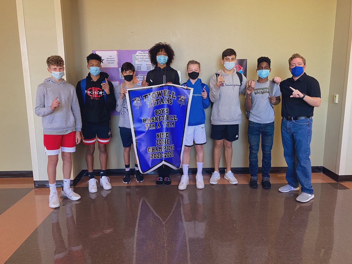 MGWimbo's tweet image. Finally got that banner. Proud of these guys through Covid and injuries they came out on top. Excited to see what y’all do next year. @Tidwellsports #TeamFirstTeamLast