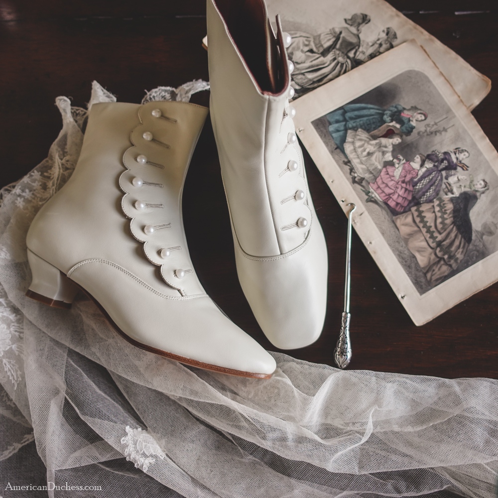 AmericanDuchess's tweet photo. Renoir button boots in ivory, with new fly and new buttons! Buy through March 12 for $20 off and unlimited sizes: https://t.co/GcKX809Grt
#historicalcostume #americanduchess #historybounding #shoes #history #buttonboots #victorian #victorianfashion #victorianshoes #victorianboots https://t.co/lqk8CuzZUl