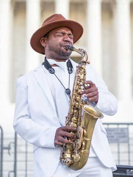 A chat with  <a href="/HerbScottJazz/">Herb Scott Music 🎷</a>, who's been anchoring Wednesday nights at <a href="/MrHenrysDC/">Mr Henrys Restaurant</a> as well has having a new album out! thehillishome.com/2021/03/herb-s…