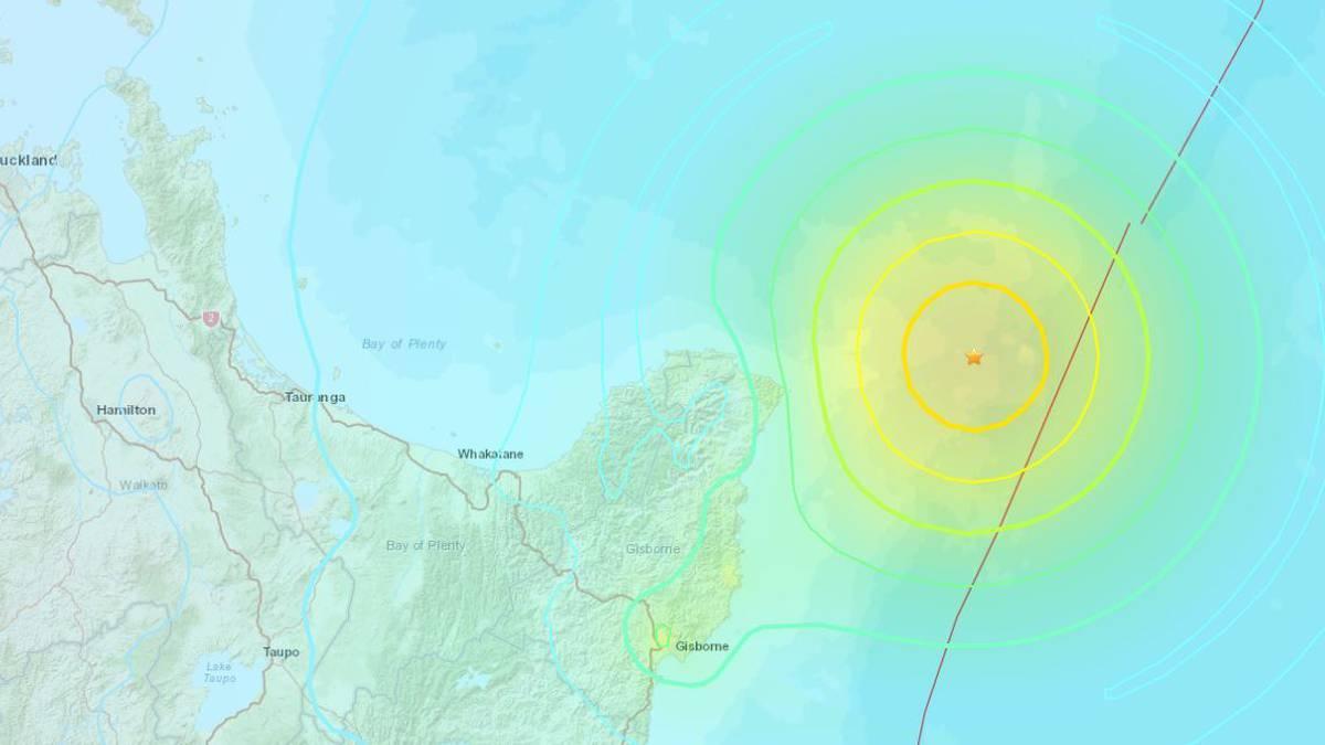 nzherald's tweet image. #BREAKING  A massive 7.1 magnitude quake has struck off New Zealand's east coast. A beach and marine warning is still in place for large swathes of the North Island. 

Here's what you need to know. nzherald.co.nz/nz/71-magnitud…