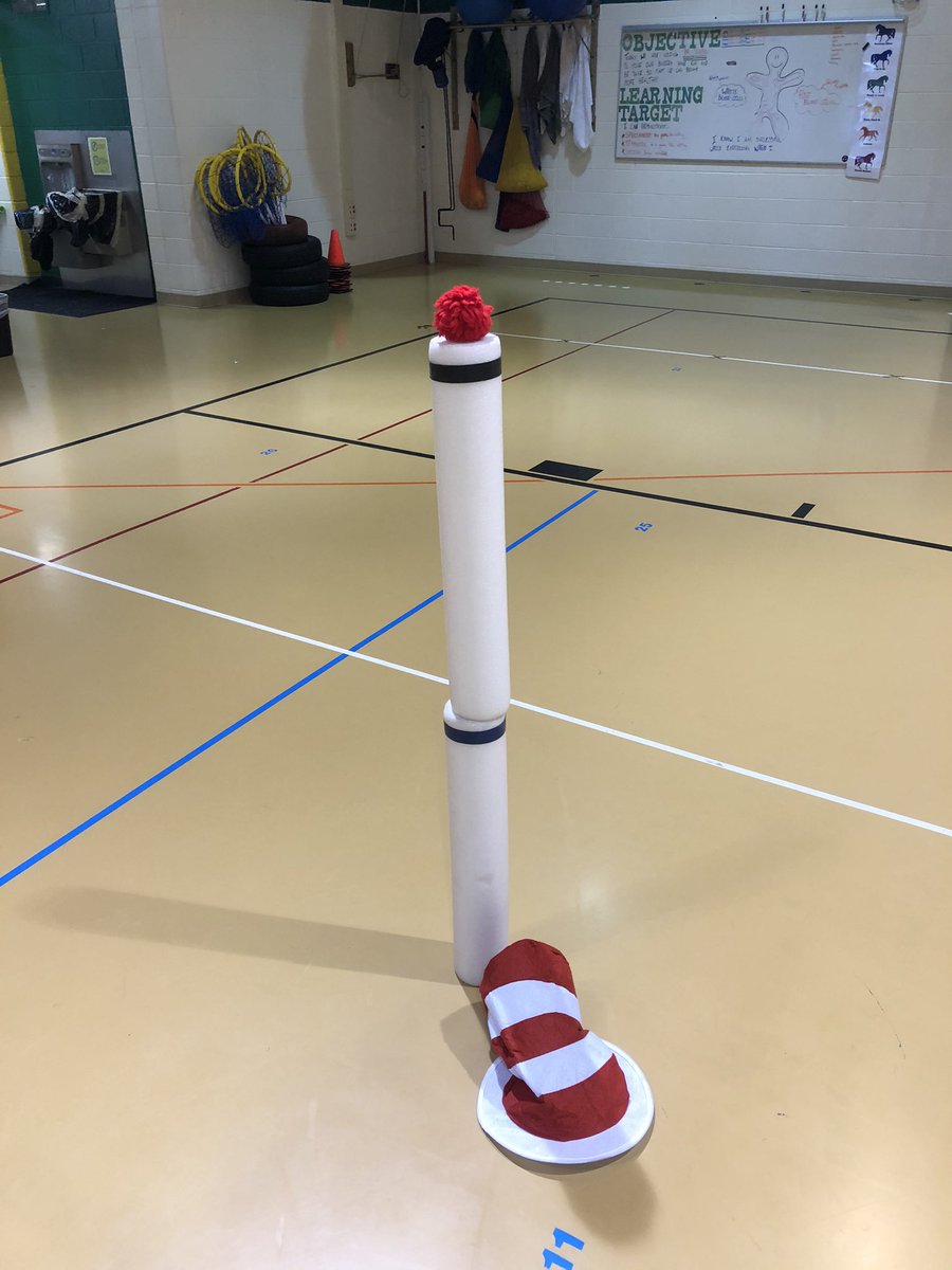 _CoachGlen's tweet image. Using Green Eggs &amp;amp; Ham with the Lorax for today’s lesson! Got creative with the Truffula trees! #DrSuess #physed #elementarype
