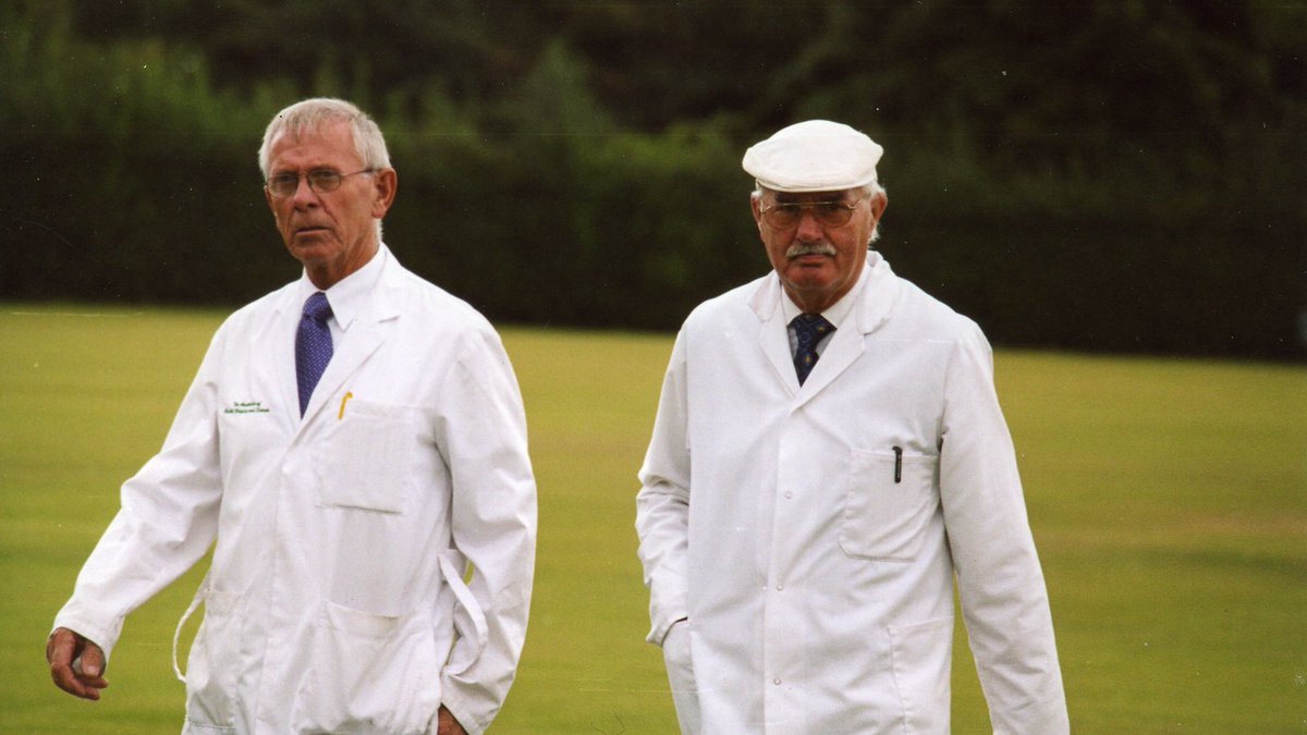 𝘊𝘖𝘜𝘙𝘚𝘌𝘚 | <a href="/MunsterCricket/">Munster Cricket</a> in conjunction with MCUSA and <a href="/IACUS13/">IACUS</a> will be running online virtual Stage 1 &amp; Stage 2 Umpire Training courses in March and April.  

So if you wish to join the ranks of these two legends then learn some more 👇
munstercricket.ie/news/umpiring-…