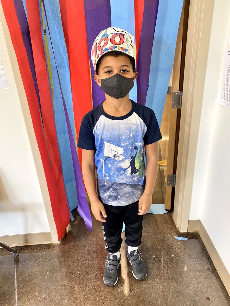 KallieLindle's tweet photo. 100th day of school in kinder is always one of the best days of the year! 💯📚🥳 We can still celebrate learning and feel proud of ourselves ! 👏🏻#iteachkinder#dpsk8 @DoublePeak_K8 https://t.co/XDwvc6H0Az