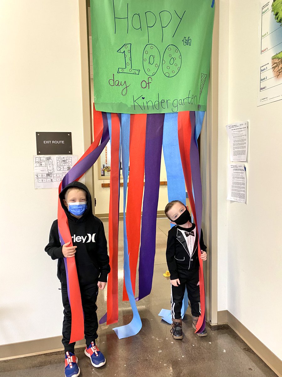 KallieLindle's tweet photo. 100th day of school in kinder is always one of the best days of the year! 💯📚🥳 We can still celebrate learning and feel proud of ourselves ! 👏🏻#iteachkinder#dpsk8 @DoublePeak_K8 https://t.co/XDwvc6H0Az