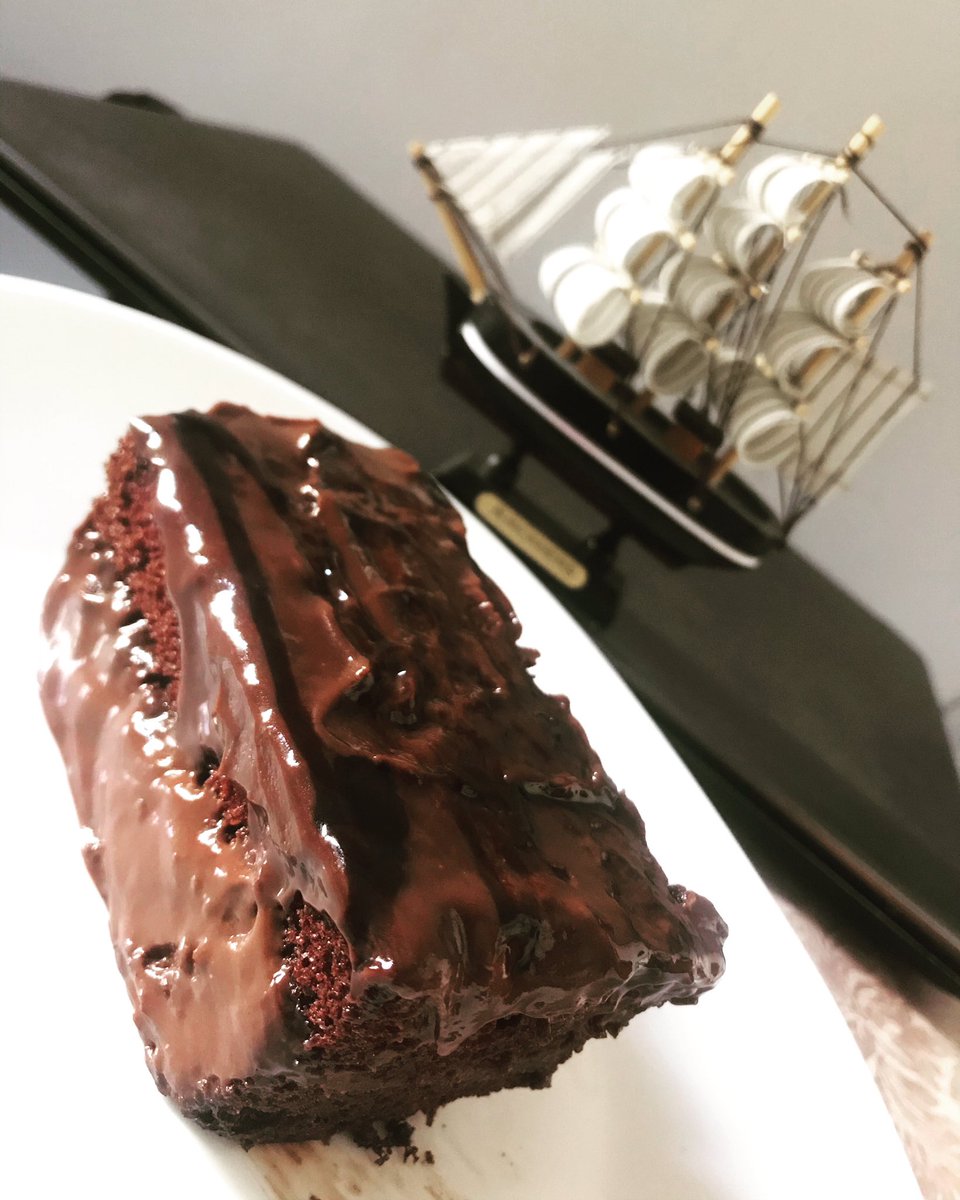 ChefHadiW1's tweet photo. What can go wrong with this?
#devilsfoodcake https://t.co/XOxqtW55EY