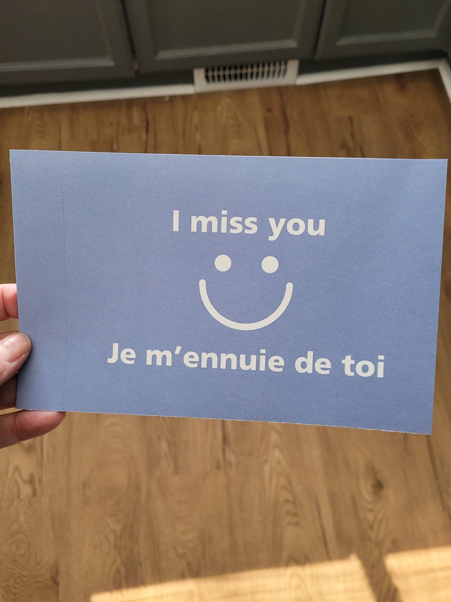 MelissaShawR4's tweet photo. I'm so excited! Thank you @canadapostcorp for sending these pre paid post cards out β€ Now to decide who to send it to π€
#sendcheer #love #family #Smile https://t.co/7fYIeziuVn