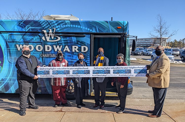rvcgoldeneagles's tweet image. The #RVCTechBus is ready to deliver education to your neighborhood! Today we officially dedicated the bus with a ribbon cutting ceremony. Keep an eye out for the bus as it may be coming your way soon!
bit.ly/3bcGtbw