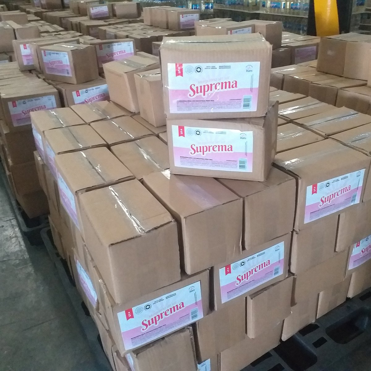 inverllca's tweet photo. Súper PROMOCIÓN en Margarinas Con Sal y Sin Sal de 5kg. #panadería #panaderíaartesanal #panificadora #fabricadeheladosartesanales #panadero #repostero #heladería #COVID19 Maiquetía Farmatodo Lilian #venezuela El Hatillo Avon Cilia Apure Caracas #Mar #Regionales 04124158990 tropa https://t.co/jomgKPDi82