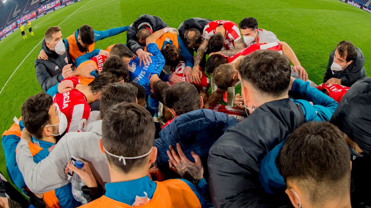 El Athletic completa la hazaña de alcanzar dos finales de Copa consecutivas y se jugará el triplete en abril. Un club con la enorme virtud, no casual, e histórica, de aparecer cómo nexo de unión en algunos de los momentos sociales más complicados de nuestro pueblo. Zorionak!