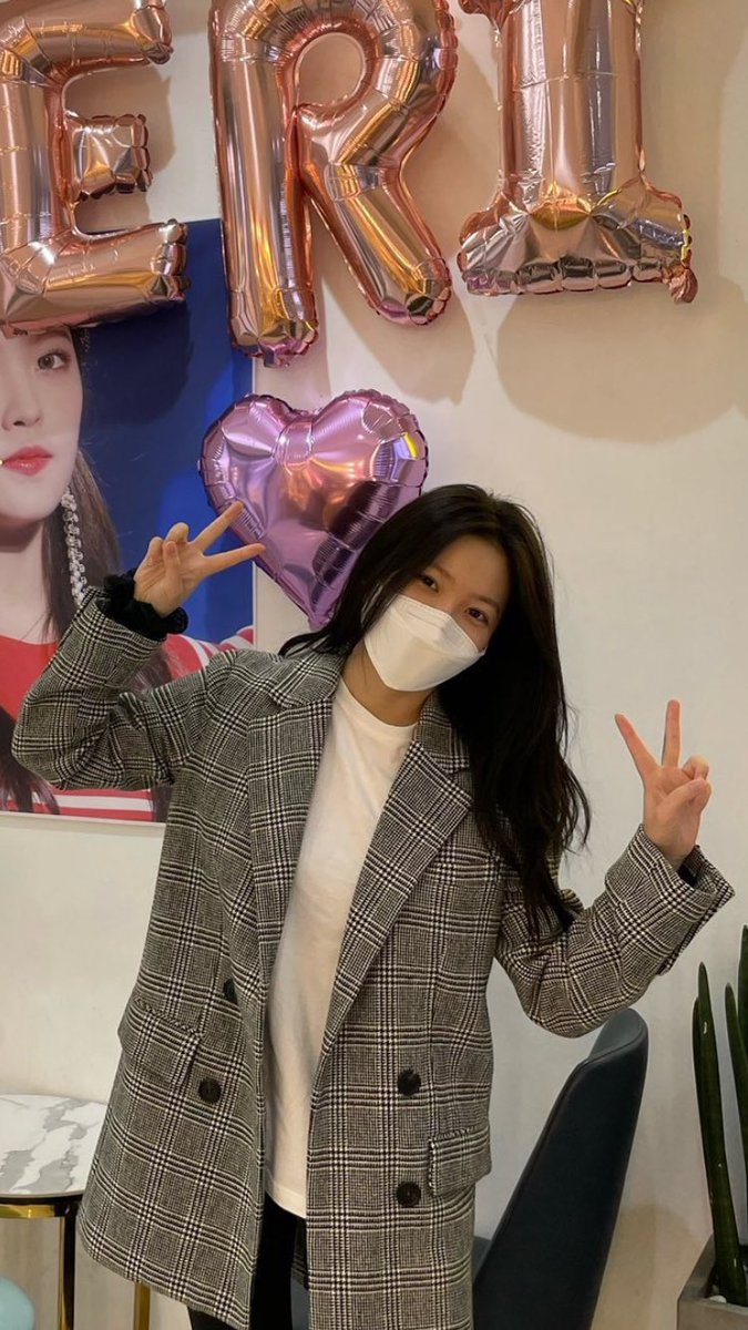 junggjep's tweet photo. HAPPY BIRTHDAY YERI 🌸
#ITSYERIDAY 
#yeriday https://t.co/TXXPFQgZyY