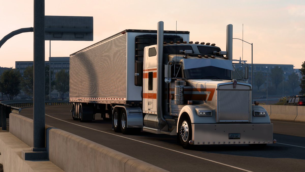 Connor97391's tweet image. riding into the sunset @SCSsoftware @KenworthTruckCo
