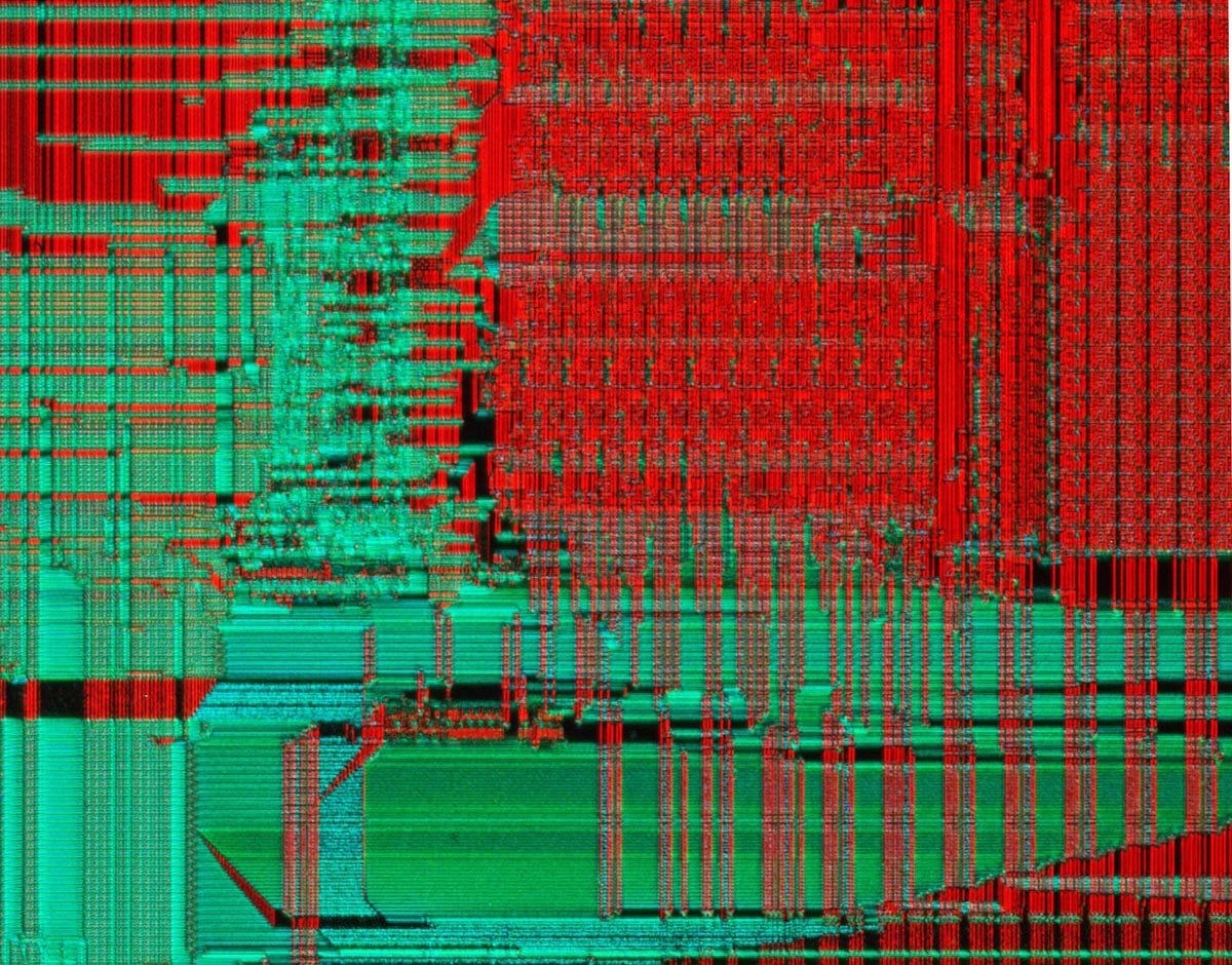 Siliconinsid's tweet image. Experimenting with Rheinberg illumination: Using coloured light at different angles to reveal the orientation of structures on silicon chips. I think I need to explore this further with a better LED rig, what do you think of the results?