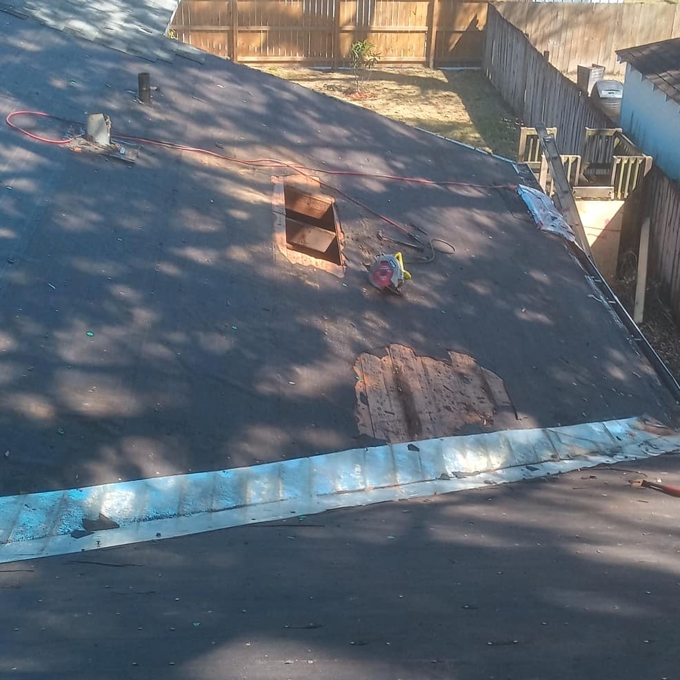 guidry_roofing's tweet photo. Out today making some roof repairs. https://t.co/iAI0myxJL5