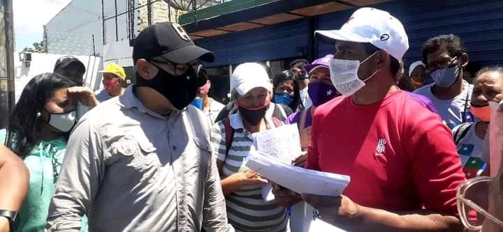 CultivaNoticias's tweet photo. #Linarenses organizados conjuntamente con su Alcalde @Zamora_PSUV_ exigen la intervención de los órganos competentes ante atropello y alzas especulativas de las tarifas de @NetUnoOficial! @LinaresPotenci1 @R_MarcoTorres https://t.co/vkvw85UzKO