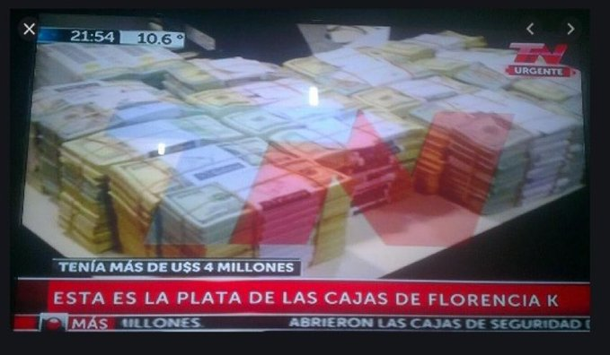 MononaGuerra's tweet photo. #PorotaDellTomate #Desquiciada
#LadronaDeLaNacionArgentina 
#CFKLadronaDeLaNacionArgentina y sus hijos! https://t.co/6fZUC77MLp