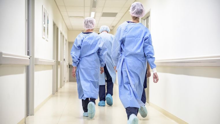 Recommended 1% pay rise for NHS staff labelled 'pitiful' by nursing union
news.sky.com/story/recommen…