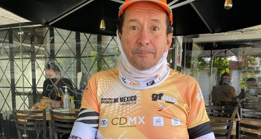 BiciManager's tweet photo. Juan Jorge Dzib Sotelo, presidente del #GFMX y representante de "Ciclismo para todos", confirmó su asistencia a la "manifestación pacifica" de este viernes...
En varias ocasiones este señor ha calificado a los manifestantes como "bici delincuentes" y "resentidos e inadaptados". https://t.co/vkSnW9mGit