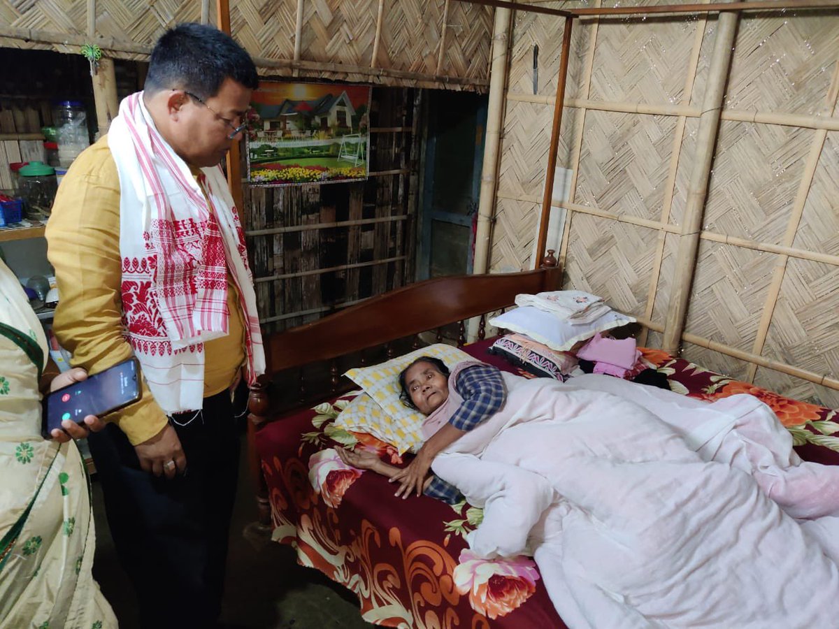বঢ়মপুৰ সমষ্টিৰ অন্তৰ্গত শাৰিৰীক ভাৱে অসুস্থ ক্ৰমে - কাৰ্তিক কুমাৰ আৰু ৰবিয়া খাটুনৰ বাসগৃহত উপস্থিত হৈ তেখেত সকলৰ স্বাস্থ্যৰ বুজ লওঁ 🙏🙏🙏