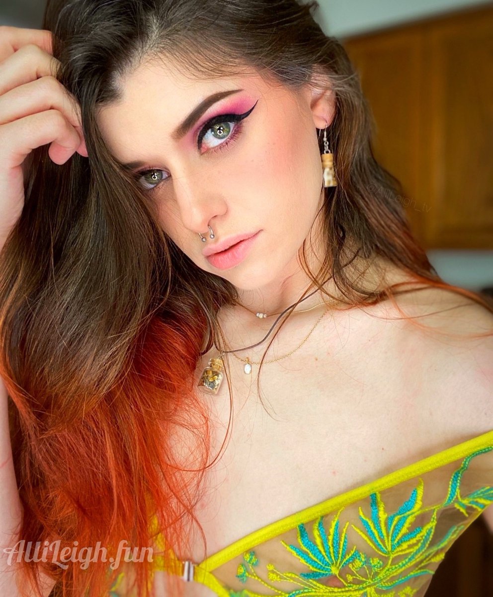 Alli Leigh ❄️🛷 on X: what do you want for lunch? 🥰  t.copYiudNQULP  X