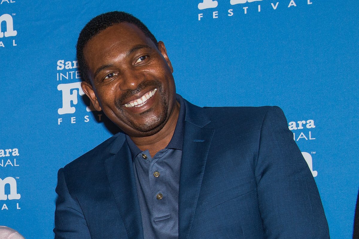 Happy Birthday Mykelti Williamson!     