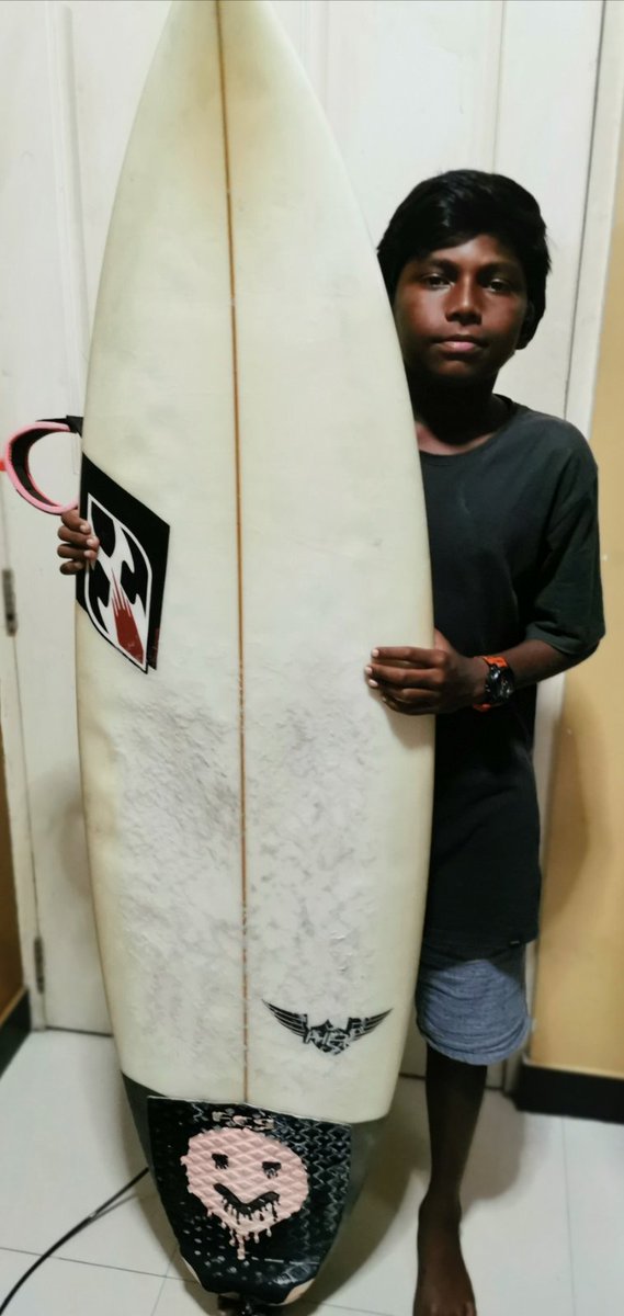 ISAsurfing's tweet photo. 15-year-old ISA #Scholarship winner Mohamed Zayan has been surfing 🏄 for just over a year in his home of the Maldives 🇲🇻. https://t.co/VvEdIW5POB