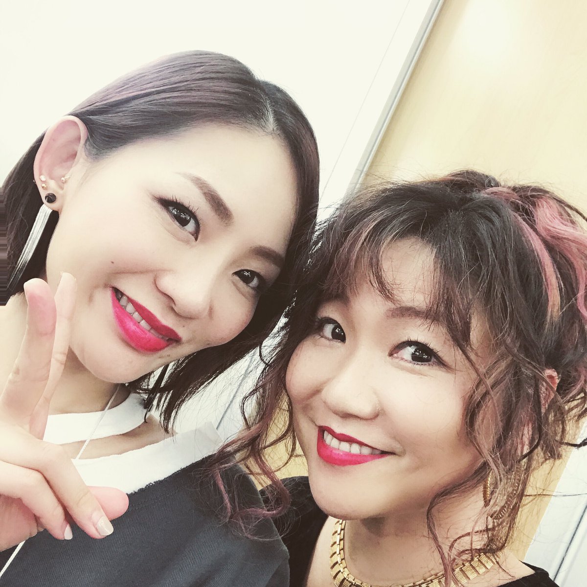 MikaArisaka's tweet photo. 【 #TV収録 #バックコーラス 】
With Miki Miyamoto & Yuho Yoshioka
オンエア情報はまた追って♫
#tvshoot
#NHK #バックコーラス #backchorus #有坂��香
#宮本美季
#吉岡悠歩 https://t.co/Xtnb0Qblkl