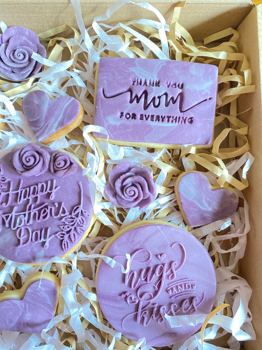 boxofdelightsuk's tweet photo. MOTHERS DAY COLLECTION 💐🤍

Pre- order only - limited boxes available. 
Postal and local delivery/collection boxes available.
DM us for info! https://t.co/bWwXIVUI7e