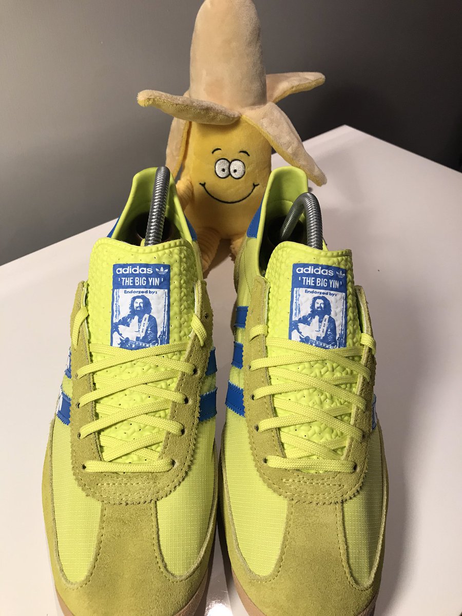 Latest custom, a wee homage to one of Glasgow’s most famous son’s, hand painted the logo for a change, really enjoyed doing these ones, if you know you know what they’re about 😂#bigbananafeet <a href="/PamelaStephensn/">Pamela Stephenson</a>