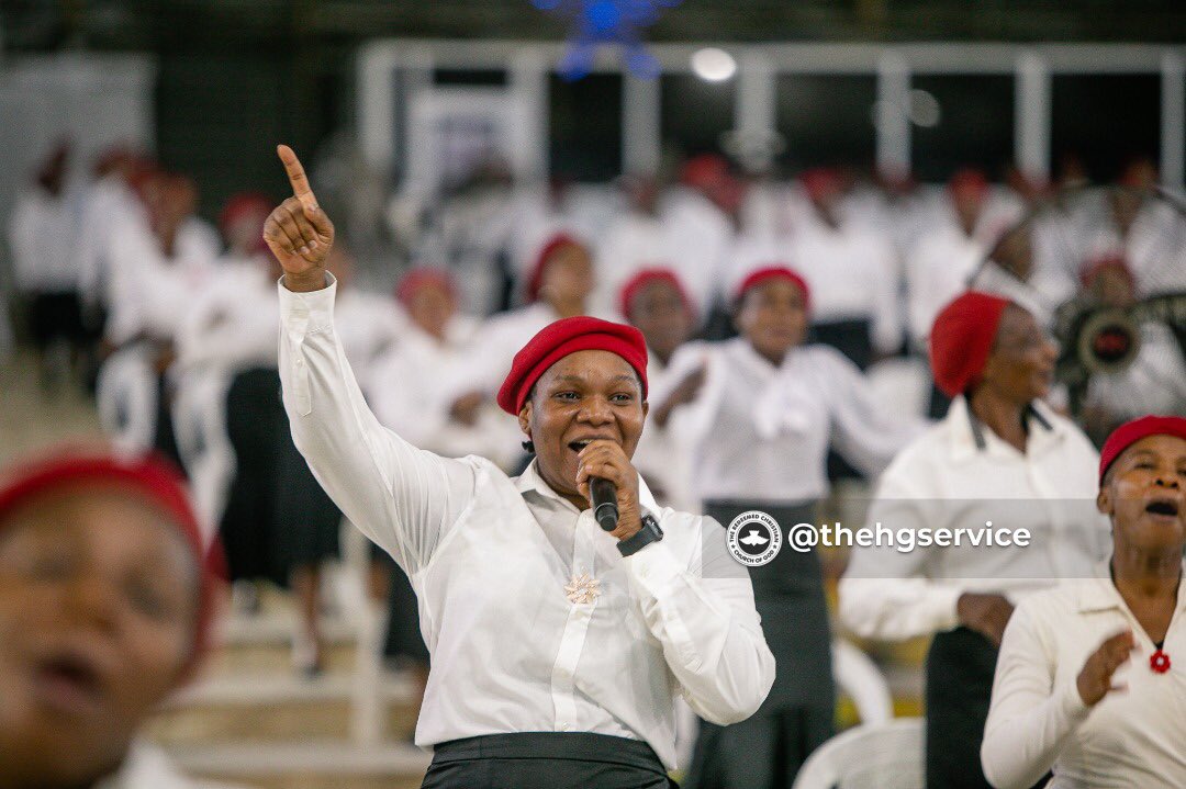 I am blessed I am blessed!!

RCCG Mass Choir.

Evening Session
Day 1
#IWillLiftUpMyEyes
#GodBlessYou3
#HGSAt35