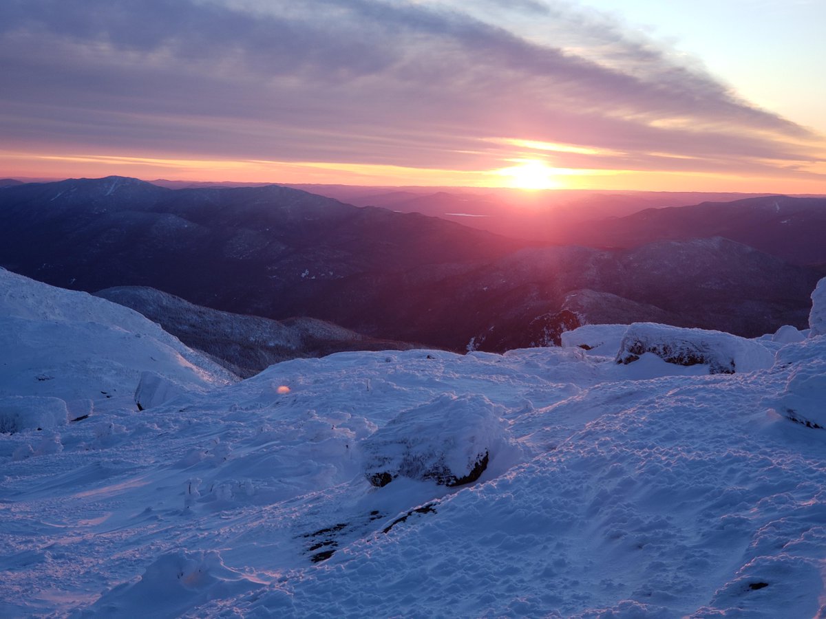 Matt_S_Chan's tweet photo. This past weekend I decided to take a trip to the Adirondack High Peaks and summit the 2nd tallest peak in NY. The weather was amazing and the views were stunning at the top 🗻😍 https://t.co/jGP2etobQ0